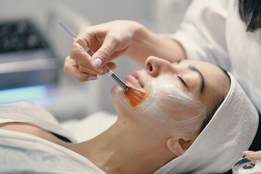 Chemical Peels Treatment - Skinology Medical Aesthetics Clinic - London UK - 1