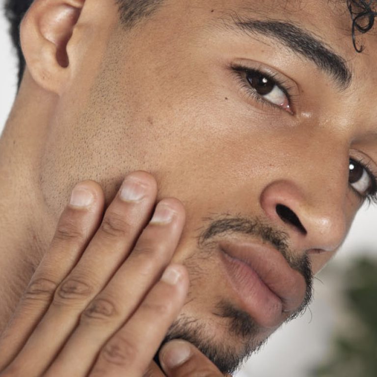 Medical-Grade-and-Personalised-Skincare-Treatment-Skinology-Medical-Aesthetics-Clinic-London-UK-1